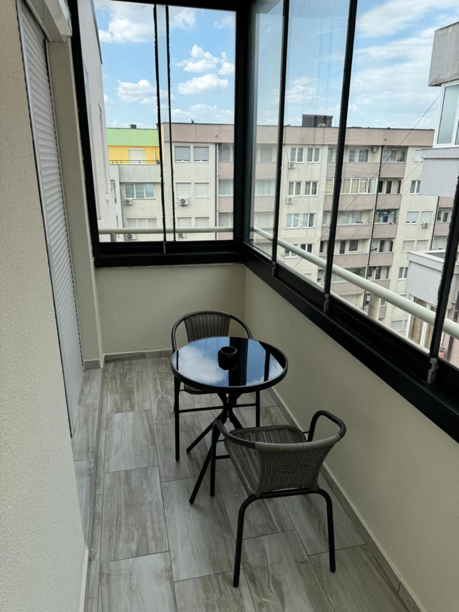 Penthouse Exclusive Apartman Pristina Kültér fotó