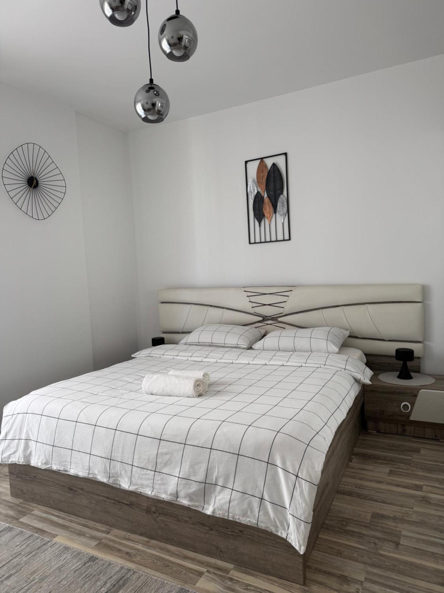 Penthouse Exclusive Apartman Pristina Kültér fotó